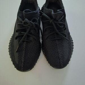 Adidas YZY 350 V2 Shoe Box